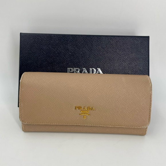 Prada Handbags - PRADA WALLET. 65-5276 PR181